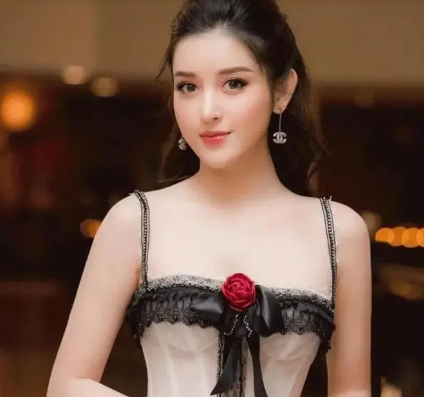 42岁王凯:凭借一部戏爆火,如今依旧孤身一人,无儿无女