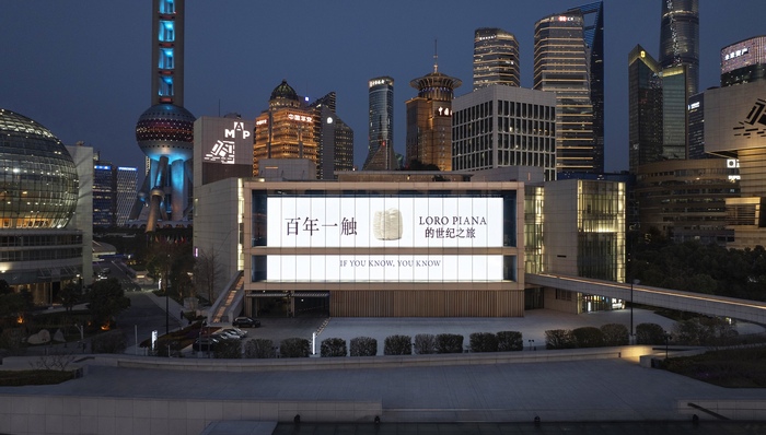 文章开大G,带女友去德云社看演出,生活潇洒,反观姚笛复出无望