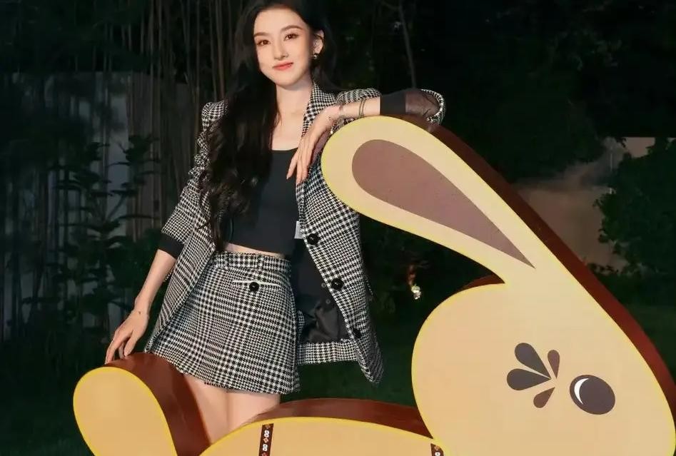考古|还记得“可云”吗?50岁徐露回应断崖式衰老,与老公闪婚后如今被宠成小女孩