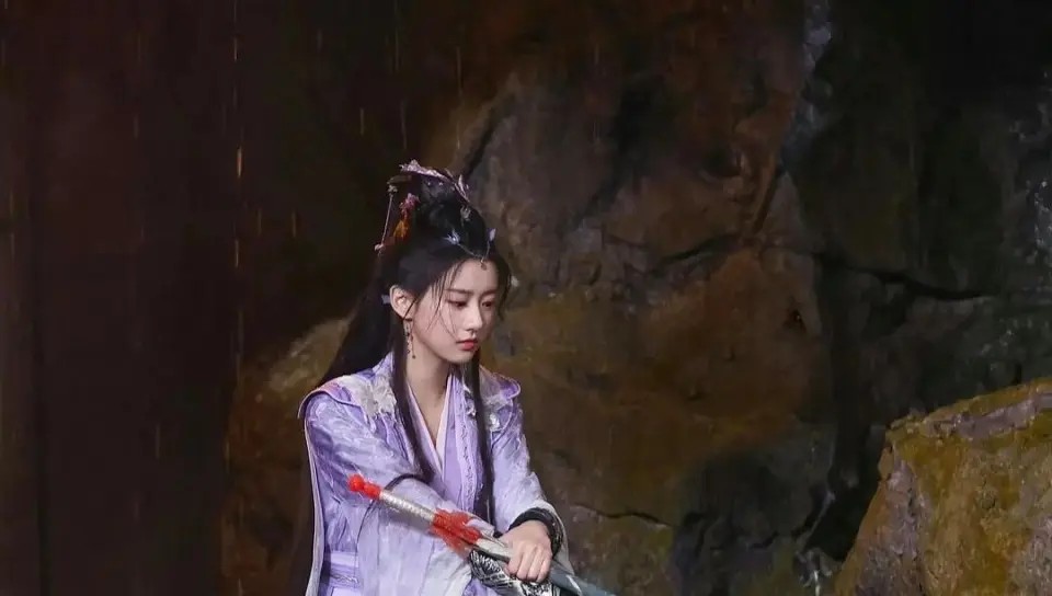 苹果客服回应iPhone手机半夜“自动给陌生人打电话”