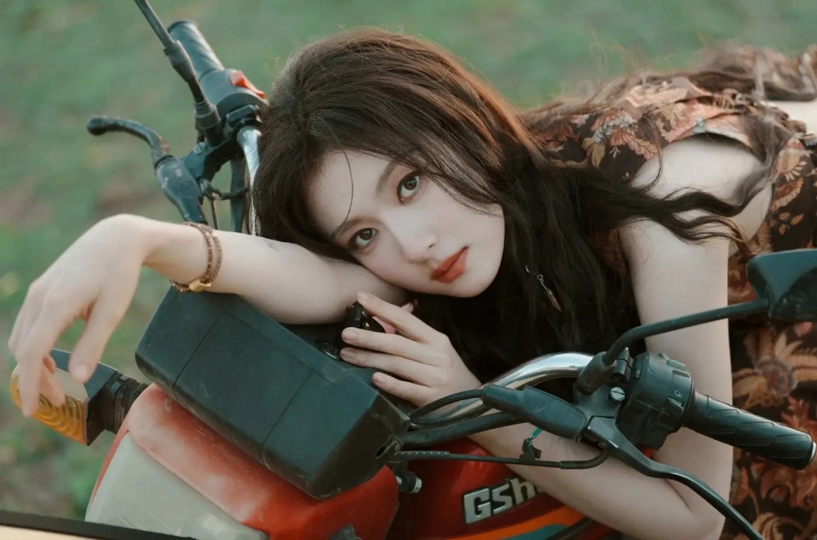 屈服于氛围：一部AI编程运动史